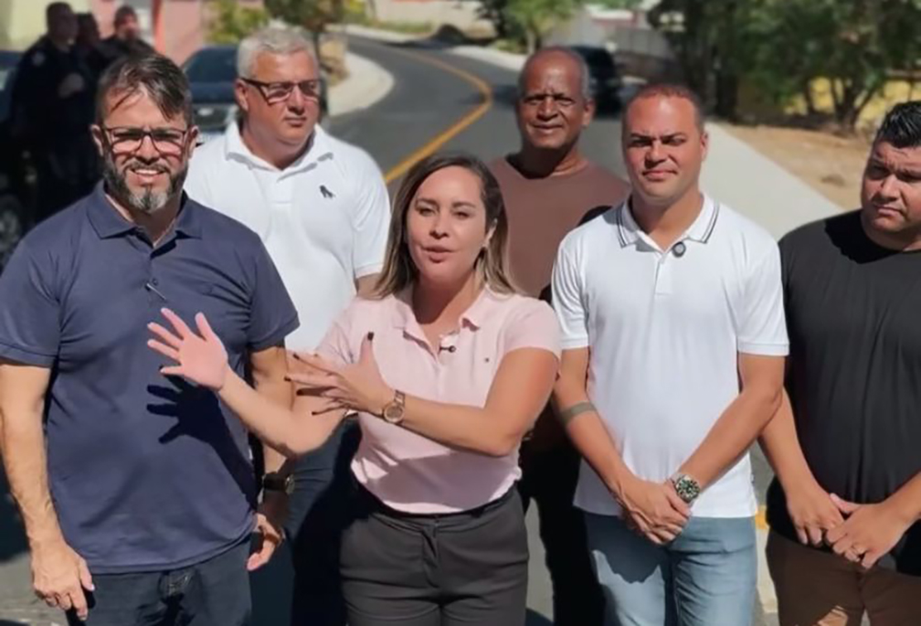 Moradores do Parque Hotel agradecem prefeita de Araruama após obras de pavimentação no bairro