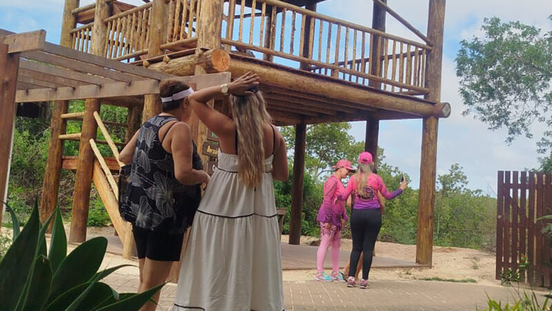 Mães da Associação dos Bugueiros participam de ação no Dormitório das Garças, Cabo Frio