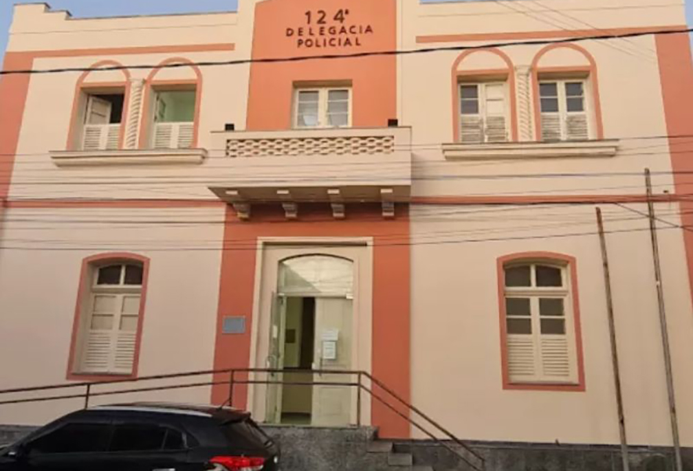 Homem tenta roubar 2 bifes de carne de supermercado onde trabalhava e acaba detido em Saquarema