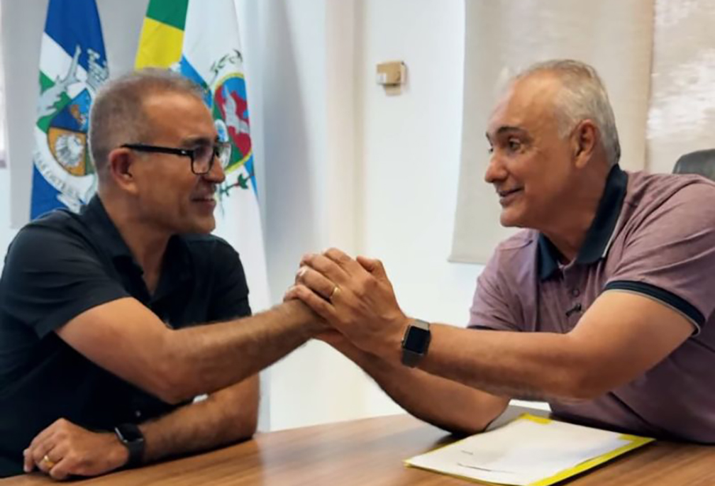 Prefeito de Rio das Ostras debate implantação de consórcio regional com ex-prefeito de Iguaba