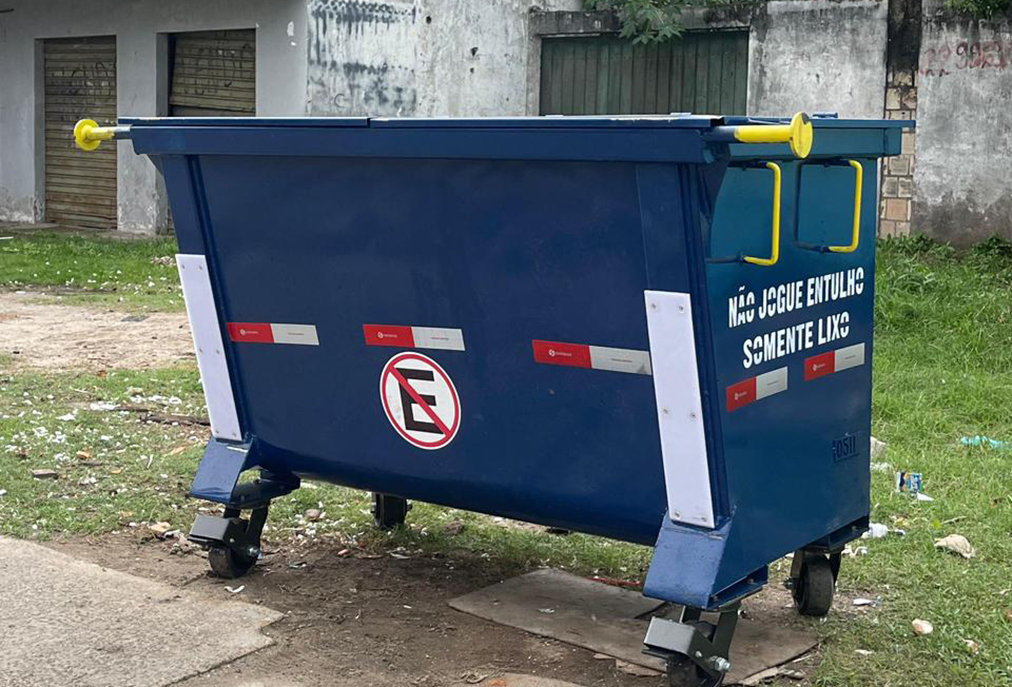 Comsercaf instala centenas de contêineres para reforçar limpeza urbana em Cabo Frio