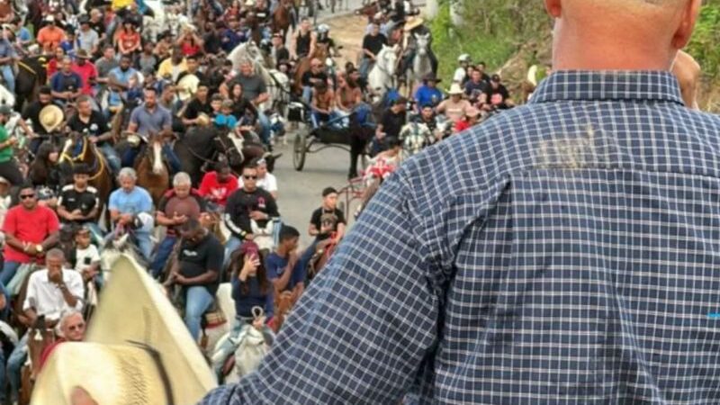 Feriado do Dia do Trabalhador tem tradicional cavalgada na zona rural de Rio das Ostras