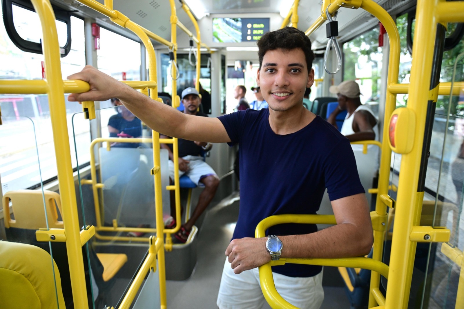 Campos começa a avaliar desempenho de ônibus elétrico nas ruas