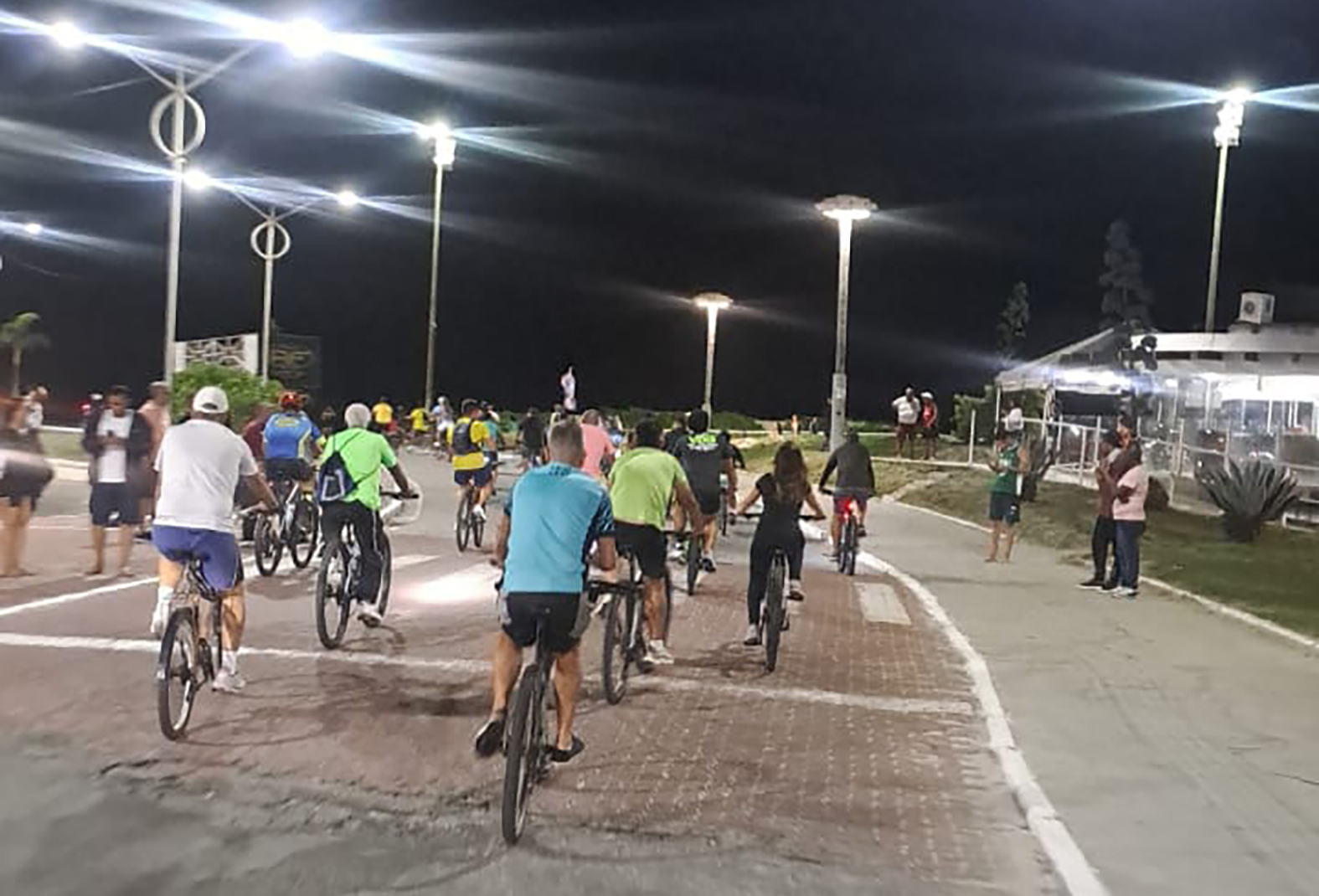 Pedalada une esporte e comunidade na Semana do Trabalhador em Cabo Frio