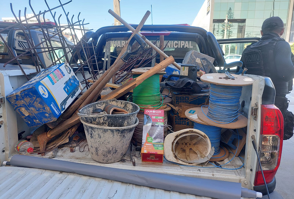 Homem é preso após furto de loja em Cabo Frio; Guarda encontra drogas em esconderijo