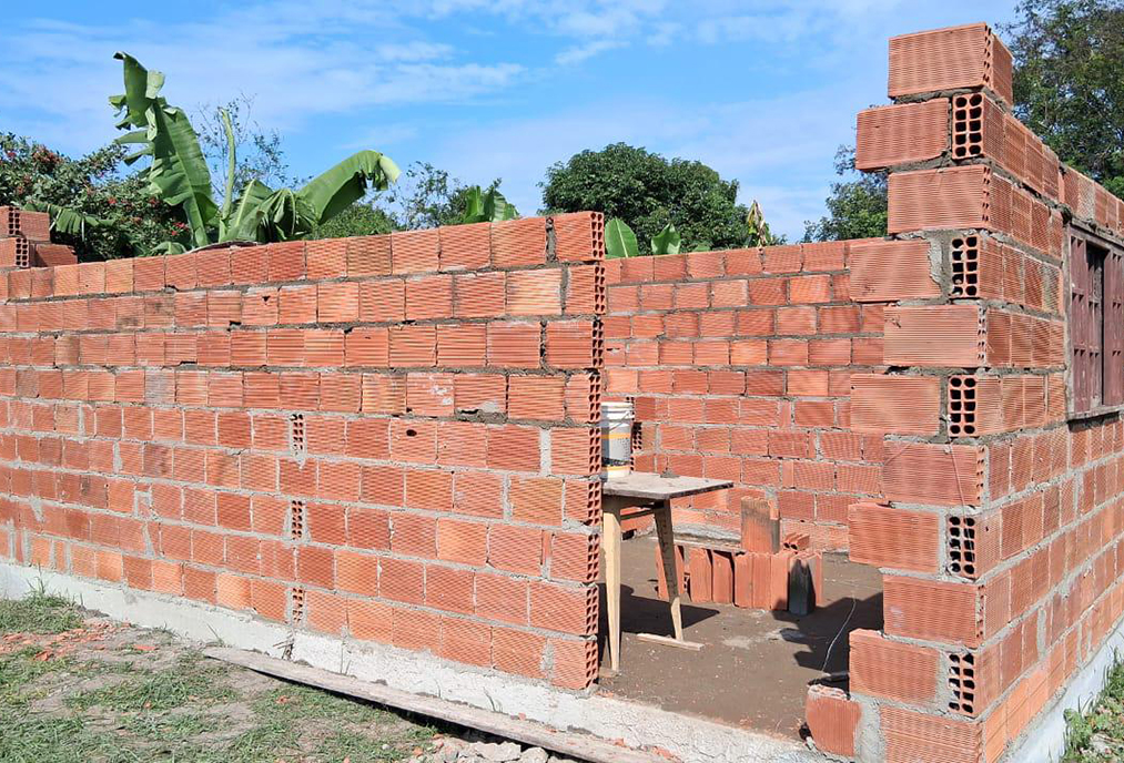 Fiscais e Romu de Cabo Frio atuam para conter ocupação irregular em Tamoios, em área ambiental protegida