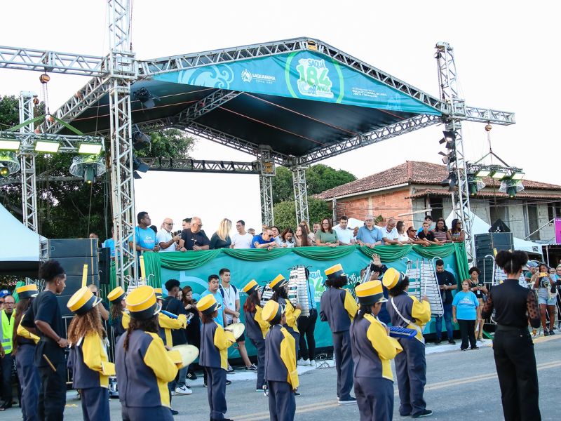 Desfile cívico-escolar inicia programação de aniversário dos 184 anos de Saquarema