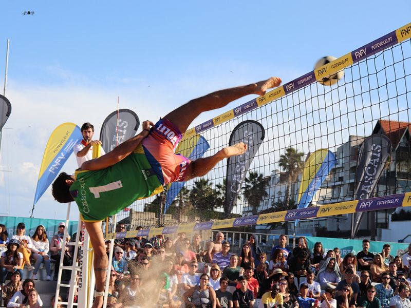 Natural da cidade, campeão mundial de futevôlei inaugura espaço esportivo em Rio das Ostras