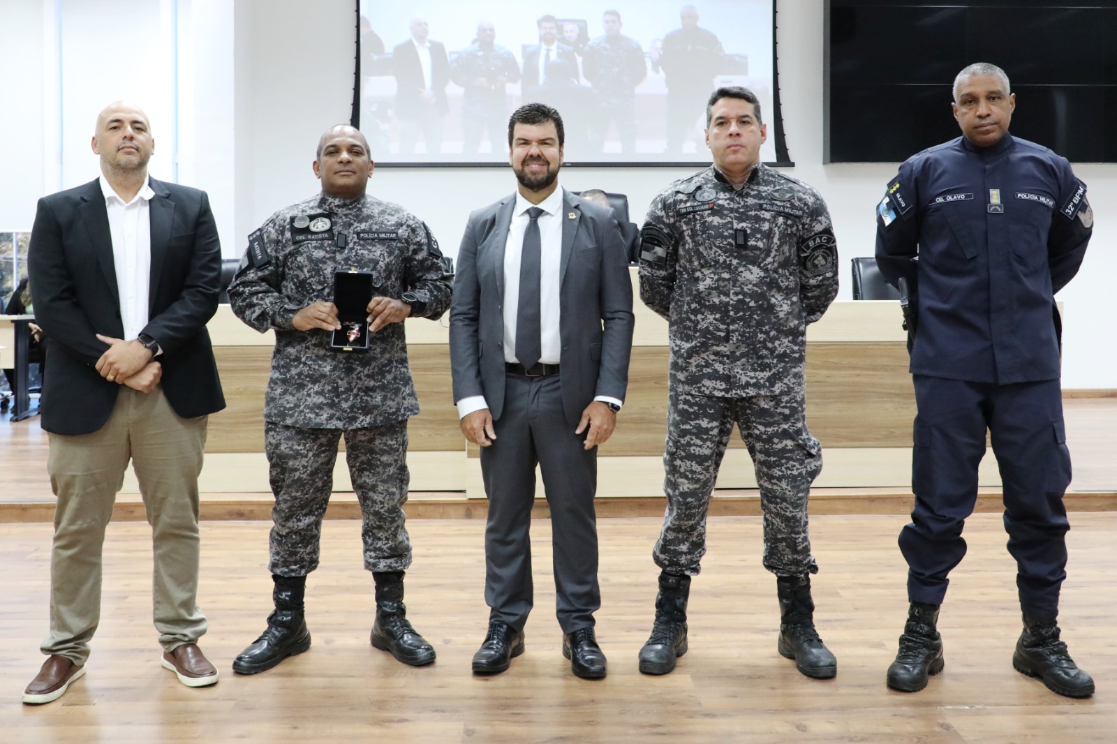 Prefeito recebe honraria por reforçar políticas de segurança pública em Macaé