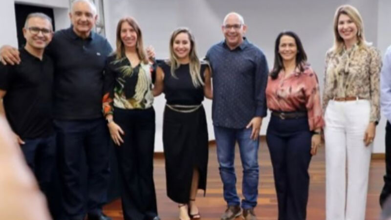 Prefeita de Araruama ressalta importância do contato com gestores mais experientes durante evento em Arraial