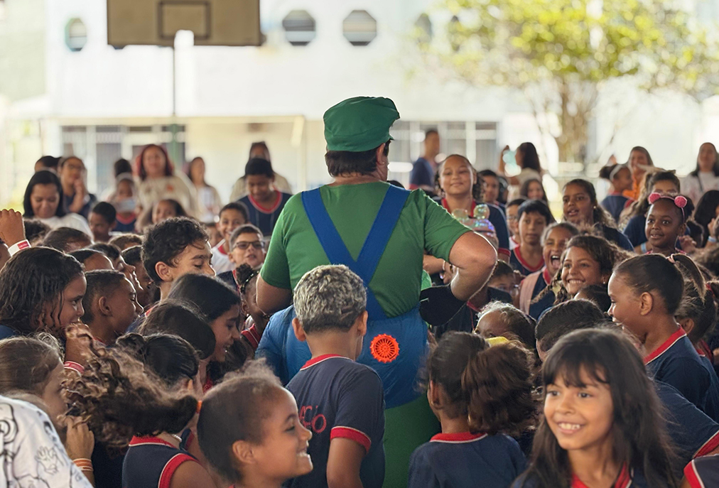 Shows, oficinas e brincadeiras marcam festa para crianças em Arraial do Cabo