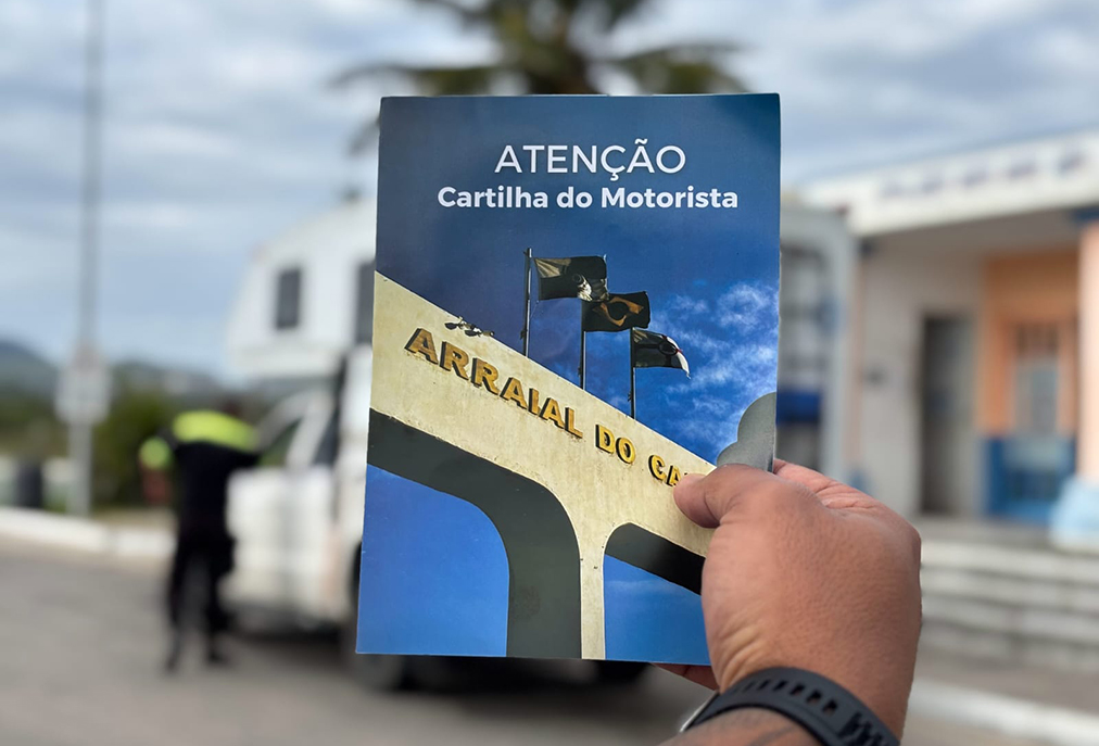 Arraial do Cabo cria guia para motoristas do turismo seguirem normas locais