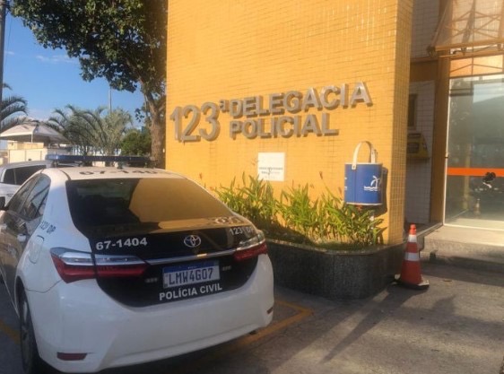 Ação policial em Macaé resulta na prisão de mulher por tráfico de drogas