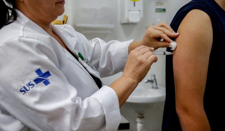 Crianças e adolescentes de 10 a 13 anos já podem se vacinar contra a dengue em Campos