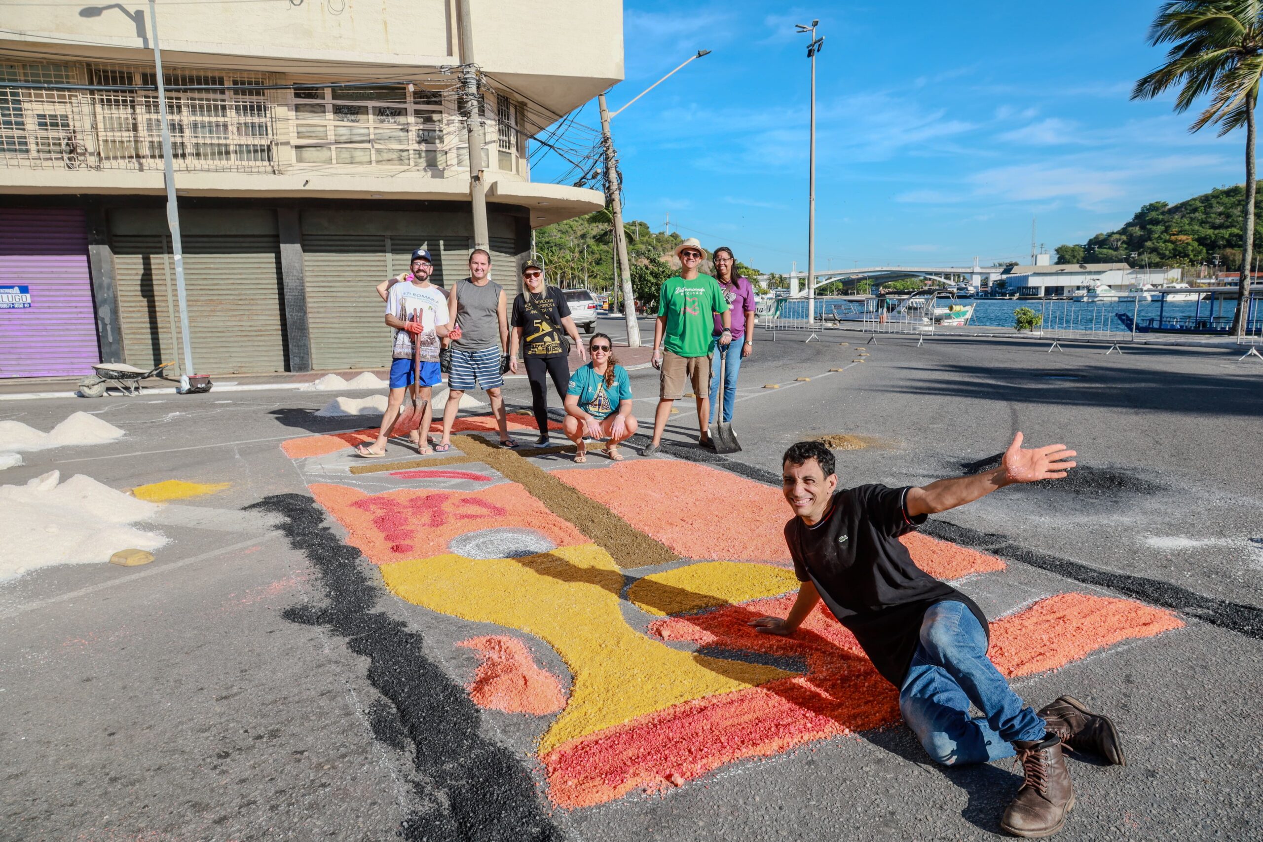 No Corpus Christi, 32 toneladas de sal viram verdadeiras obras de arte em Cabo Frio