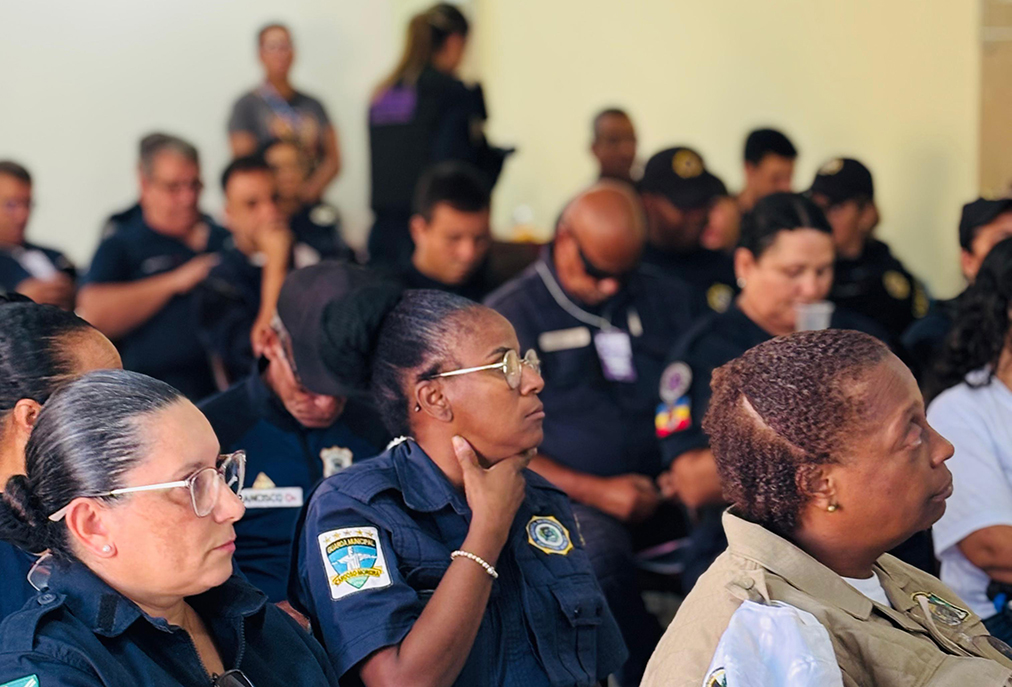 Arraial promove formação integrada no enfrentamento à violência contra a mulher