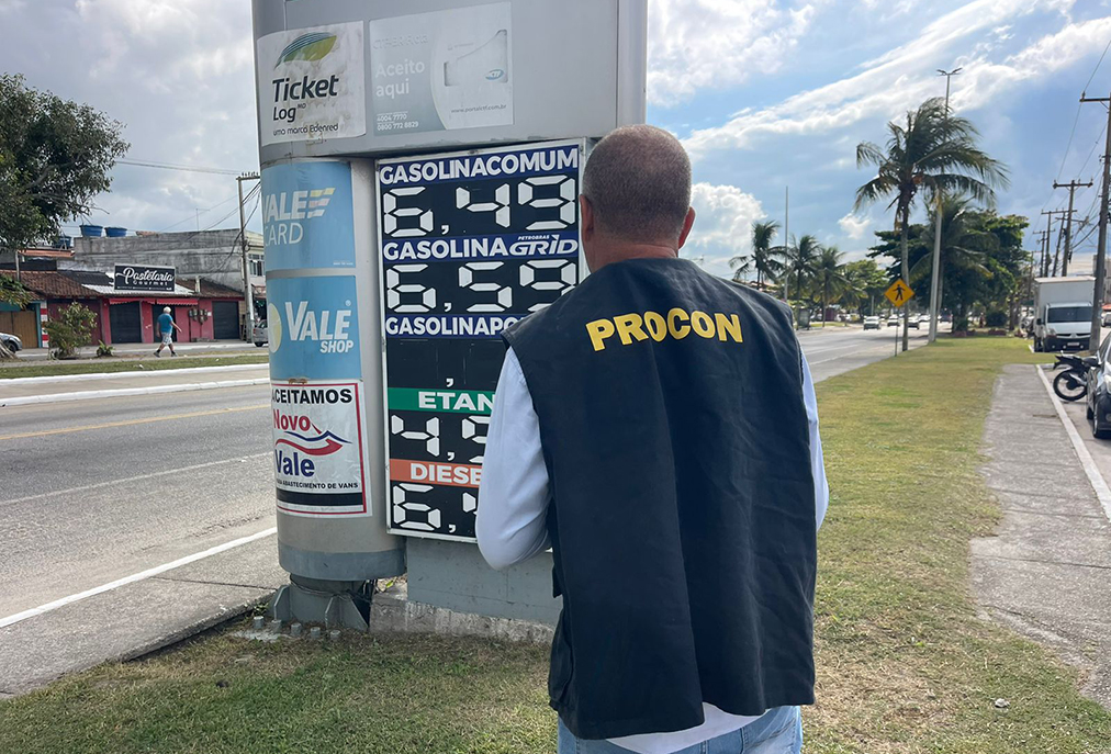 Postos mantêm preços mesmo com redução da gasolina e Procon cobra explicações em Cabo Frio