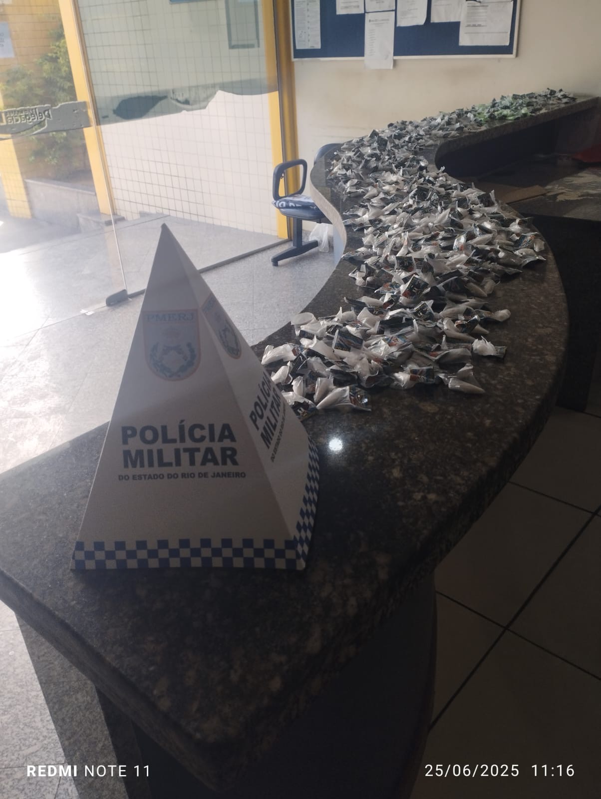 Mil pinos de cocaína são retirados de circulação pela PM em Carapebus