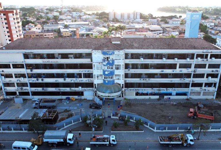 Mulher é esfaqueada após discussão familiar em Campos