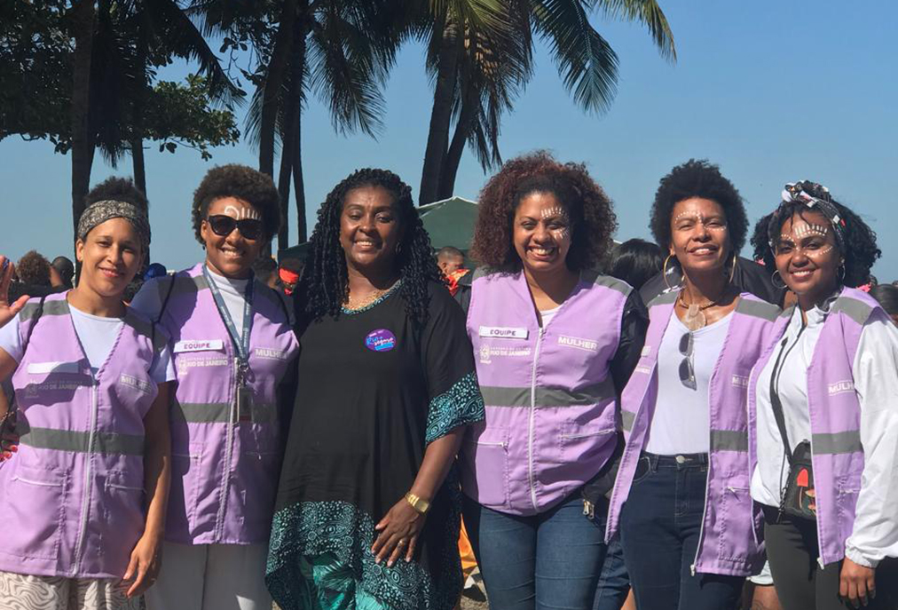 Mobilização em Copacabana reúne vozes femininas de Cabo Frio