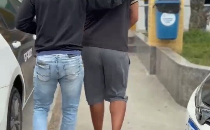 Polícia identifica carro roubado com chassi adulterado e prende suspeito em Macaé