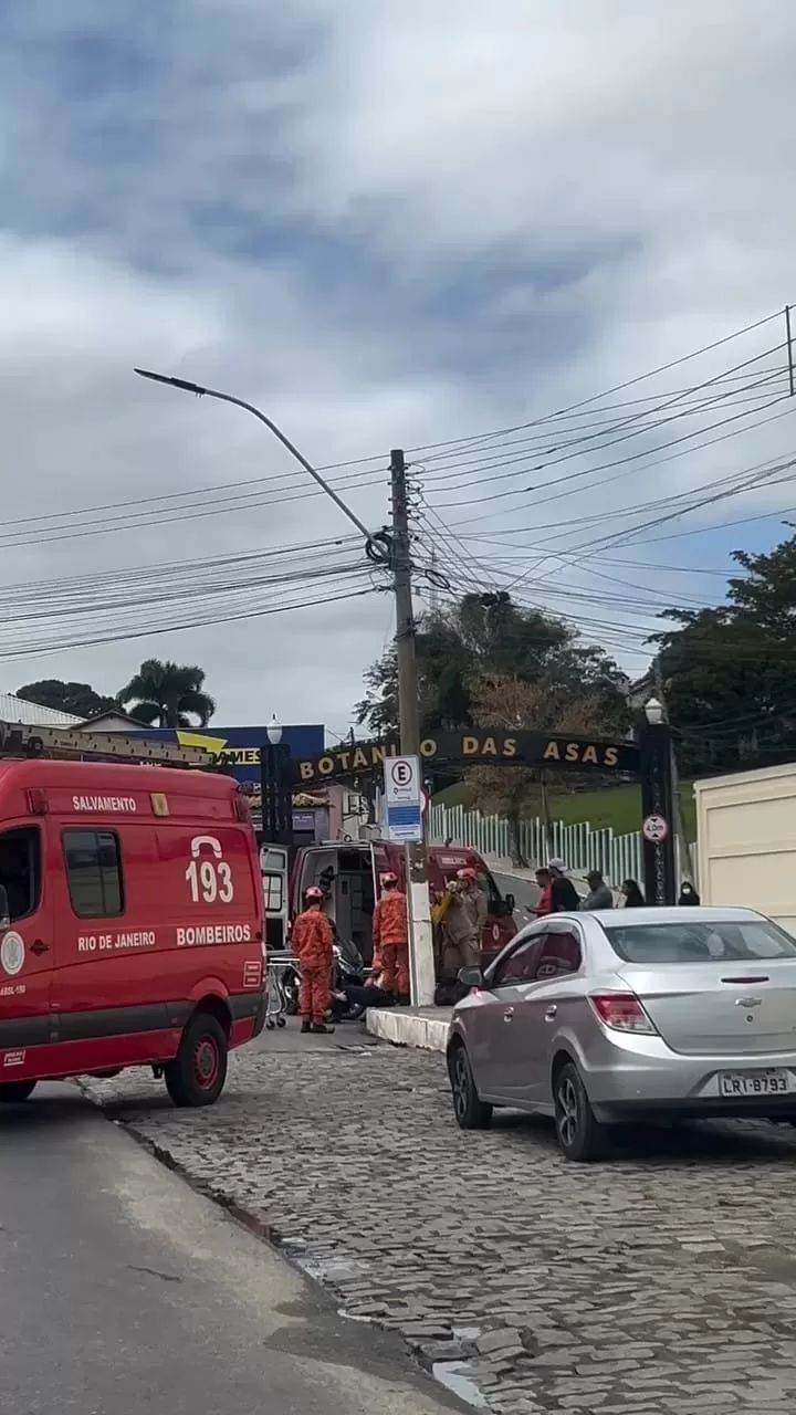 Movimentação intensa após acidente no Centro de Araruama