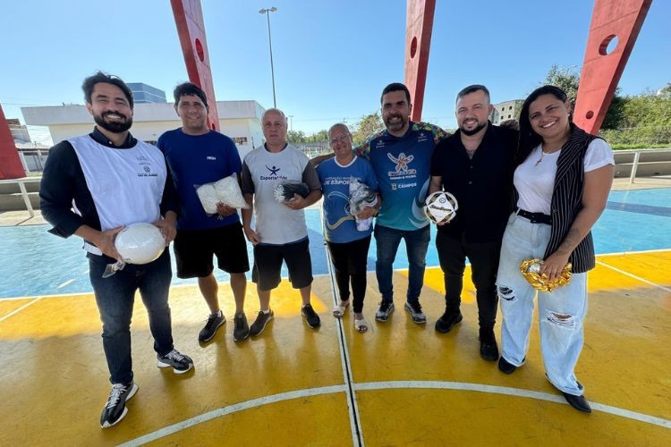 Segov e Prefeitura de Campos distribuem kits esportivos a projetos sociais