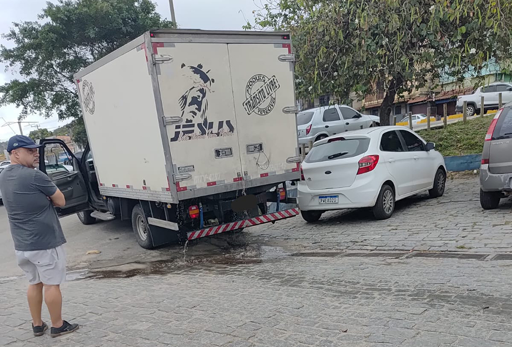 Resíduos de transporte de pescado são alvo de fiscalização em Cabo Frio