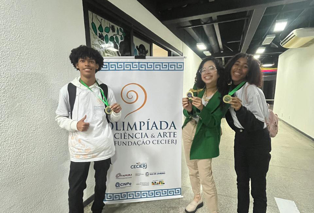 Projetos sobre comunidades quilombolas rendem medalhas à escola municipal em Cab Frio
