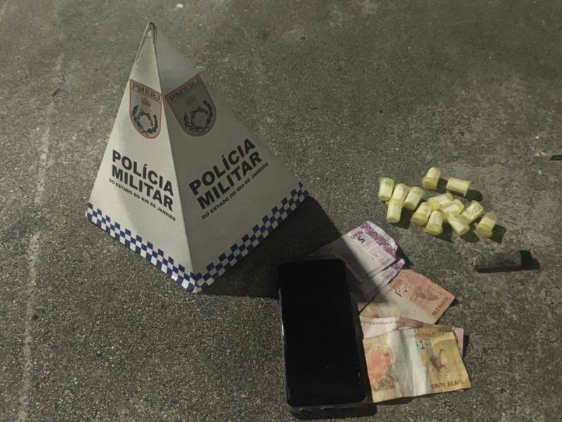 Ação da PM prende casal por tráfico de drogas em Rio das Ostras