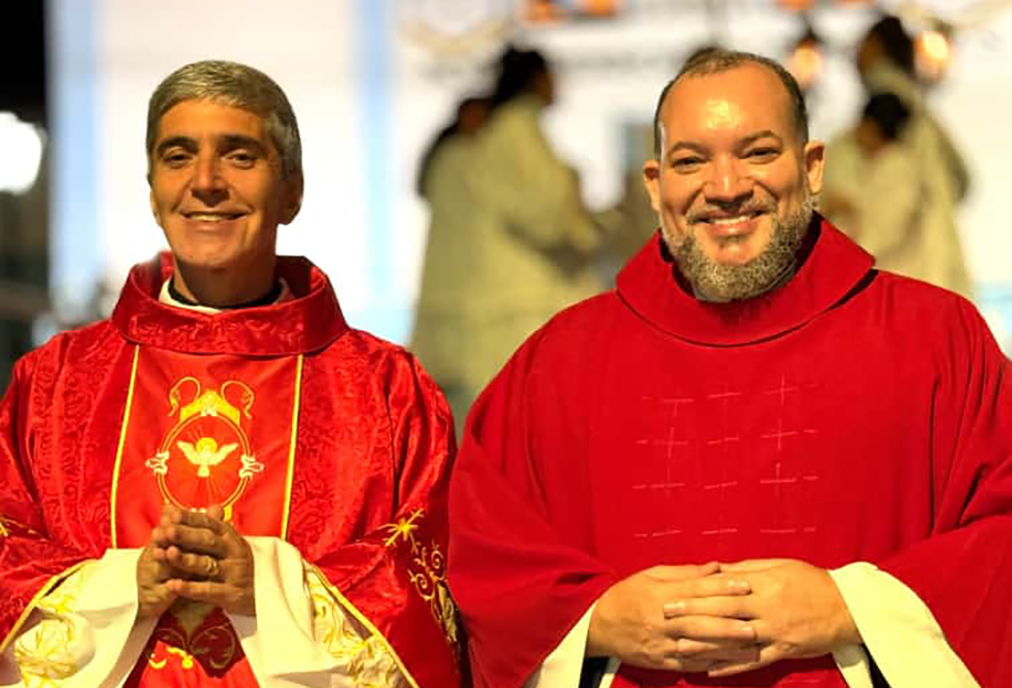 Shows, missas e procissão encerram fim de semana de celebrações religiosas em Arraial do Cabo