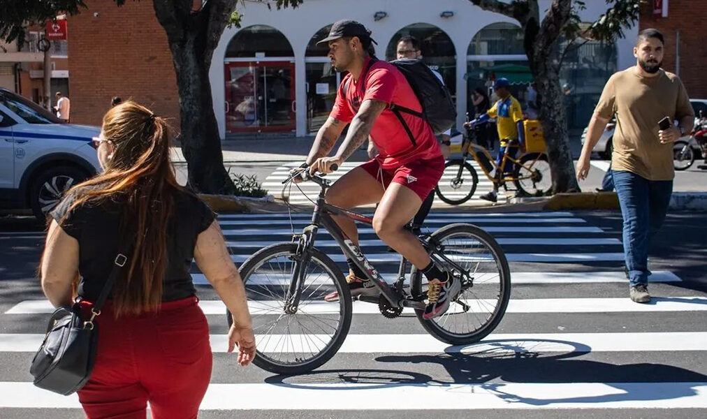 Prefeitura de Cabo Frio intensifica manutenção viária com foco na segurança do trânsito