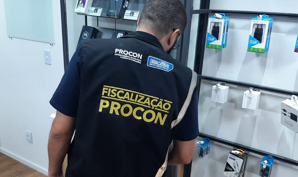 Fiscalização de Black Friday mobiliza Procon em Arraial do Cabo