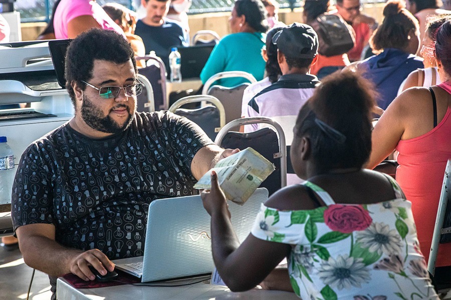 Evento na Praça Washington Luiz em Macaé conecta população a órgãos públicos e oportunidades de trabalho