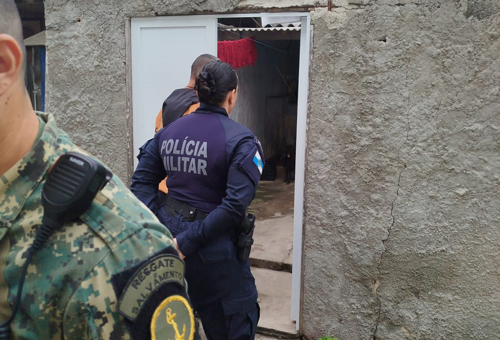 Operação da Guarda Marítima e Ambiental de Cabo Frio evita tragédia com animais acorrentados