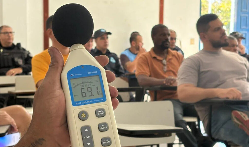 Formação da Guarda aborda regras sobre som na Passagem e uso correto do decibelímetro em Cabo Frio