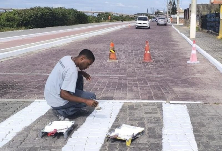 Orlas de Rio das Ostras ganham ações de manutenção há 29 dias do verão