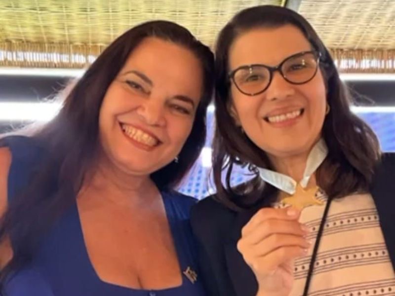 Gestora estadual recebe honraria de Rio das Ostras durante evento no Rio