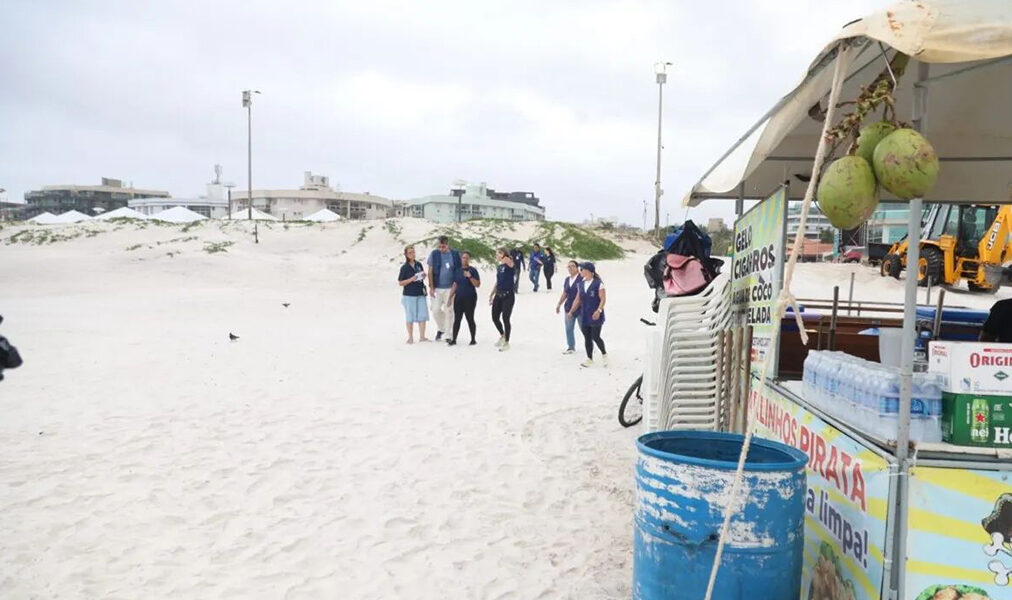 Praia do forte em cabo frio recebe ação preventiva da vigilância sanitária municipal