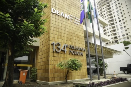 Polícia Militar prende homem que agrediu mulher encontrada desacordada em Campos