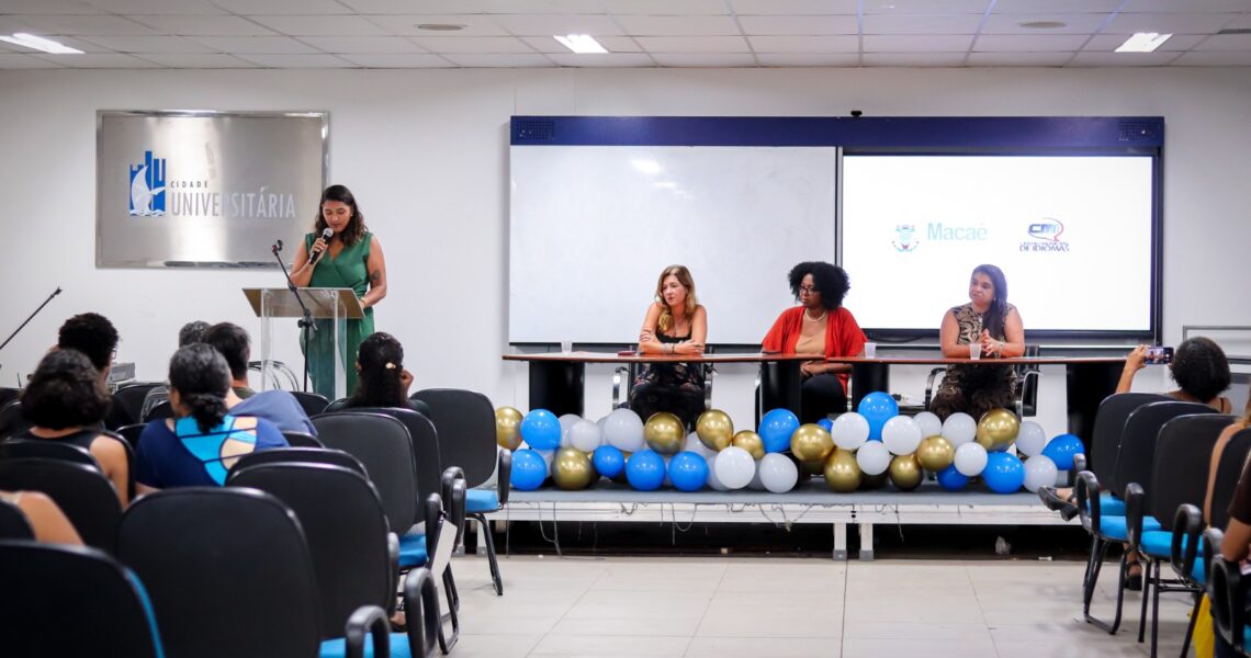 Após cinco anos de estudos em Macaé , alunos concluem formação no CMI