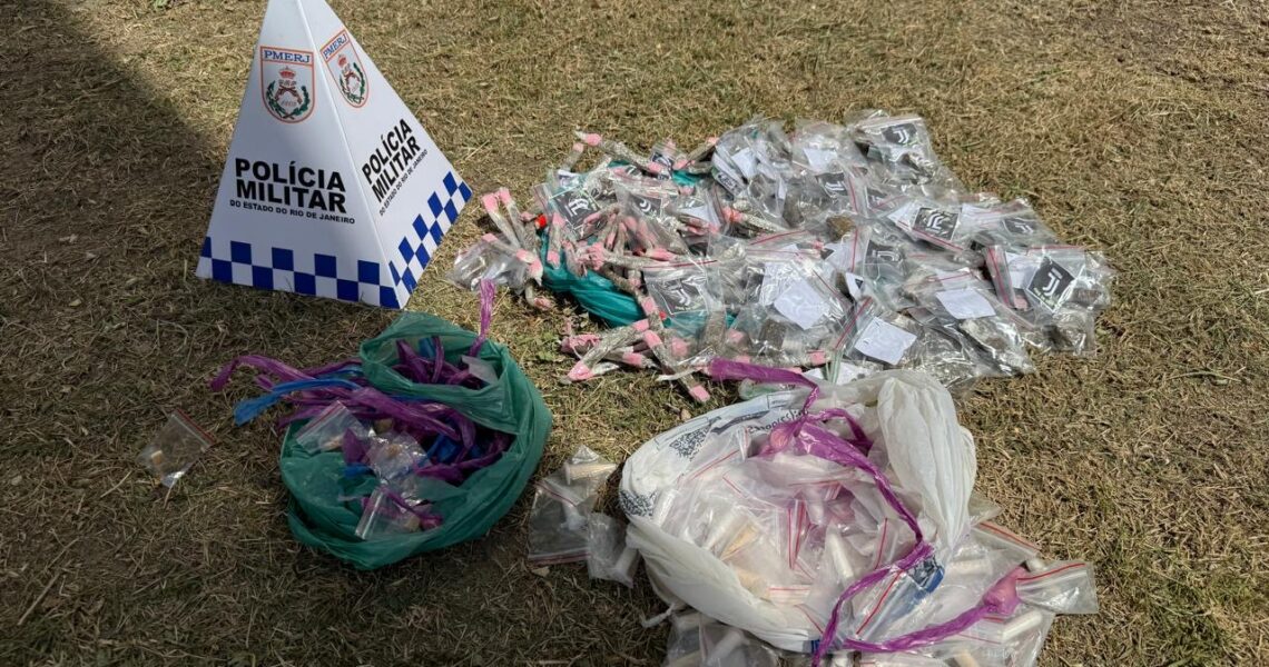 Dupla é flagrada vendendo drogas e acaba detida em ação integrada das polícias em Macaé