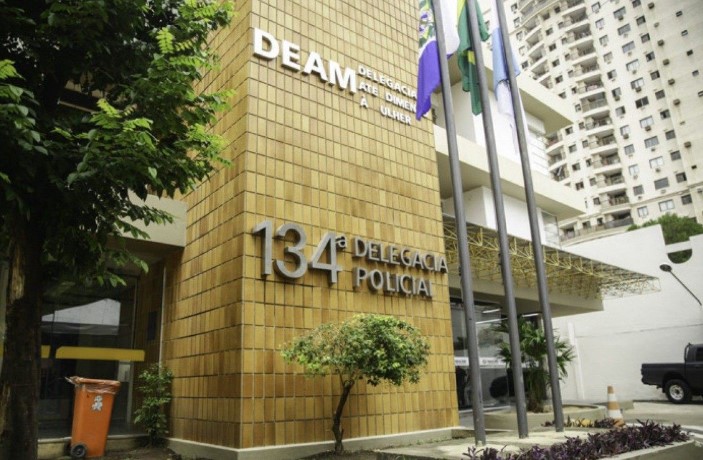 Perícia investiga ossada humana descoberta em área de vegetação de Campos