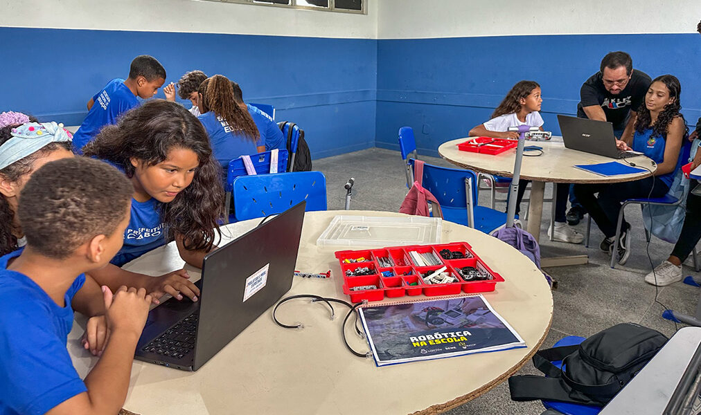 Cabo Frio celebra resultados do projeto de Robótica Itinerante