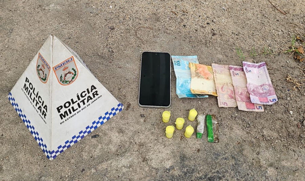 Patrulhamento da PM termina com apreensão de drogas e dinheiro
