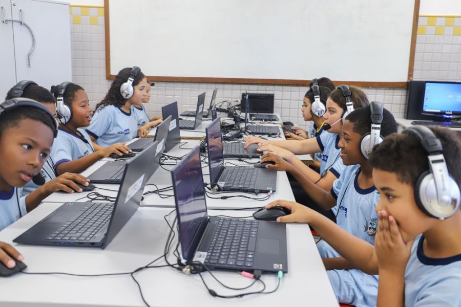 Rio das Ostras avança na educação digital com novo currículo de computação