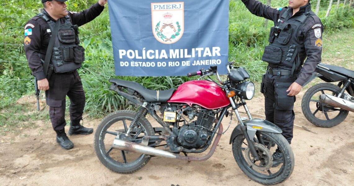 PM recupera moto roubada e apreende drogas durante ação no Loteamento São João em Rio das Ostras