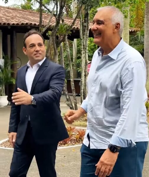 Em Rio das Ostras, Carlos Augusto recebe André Português para compartilhar experiências administrativas