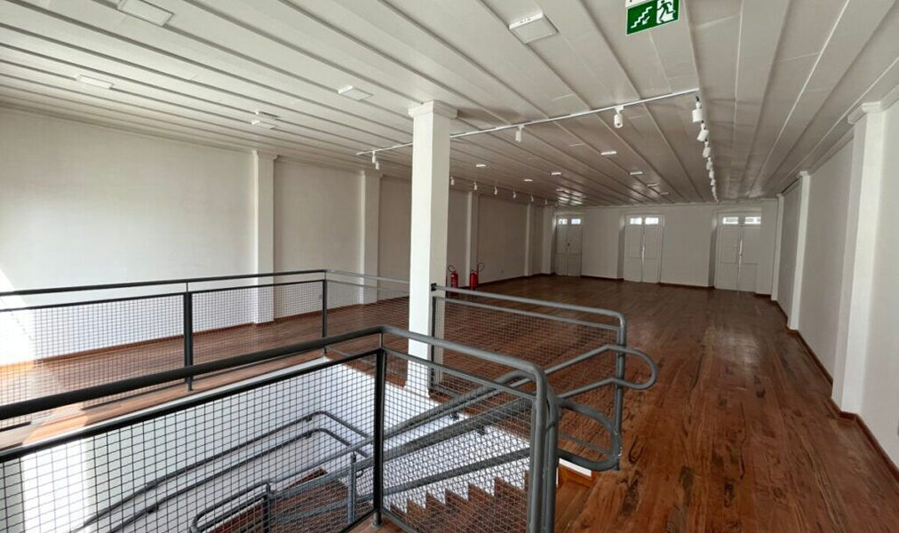 Mostra artística destaca olhares afetivos sobre Cabo Frio no Palácio das Águias