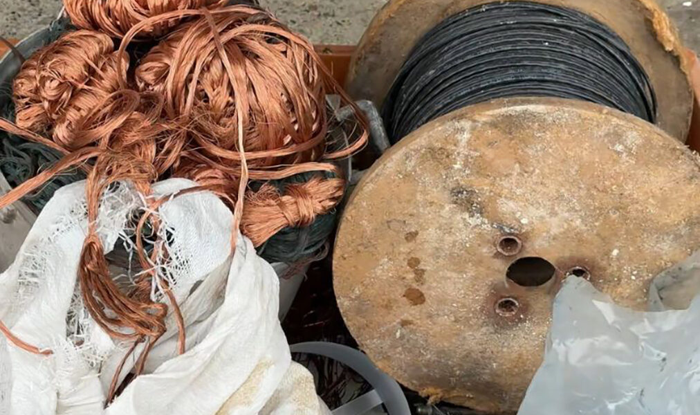 Caça aos gatos: ferros-velhos são fechados em Maricá por furto de energia